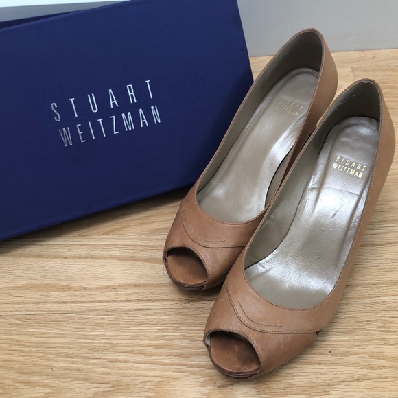 Stuart Weitzman leather heels. - Picture 1 of 5